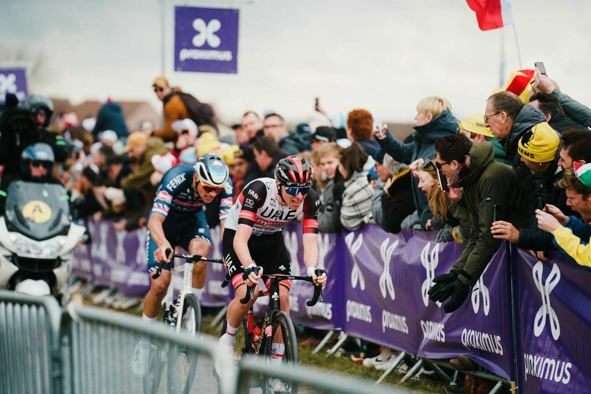 Tadej Pogacar komt in 2023 aan de start van de Ronde van Vlaanderen en Dwars door Vlaanderen