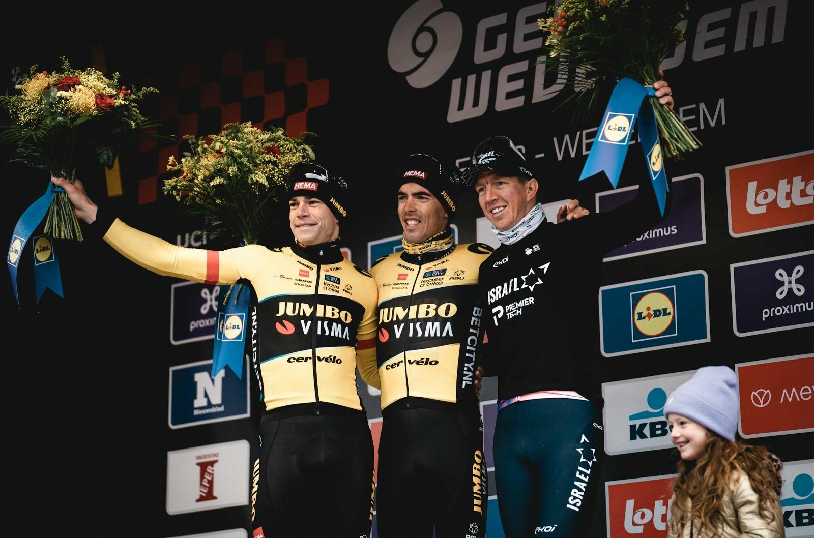 Laporte zegeviert hand-in-hand met Van Aert