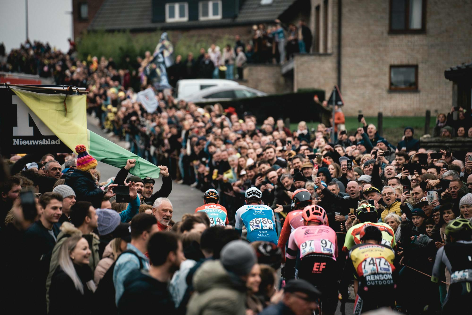 Geert De Mulder s'attaque au record du monde de l'everesting avec un vélo elliptique sur la Berendries