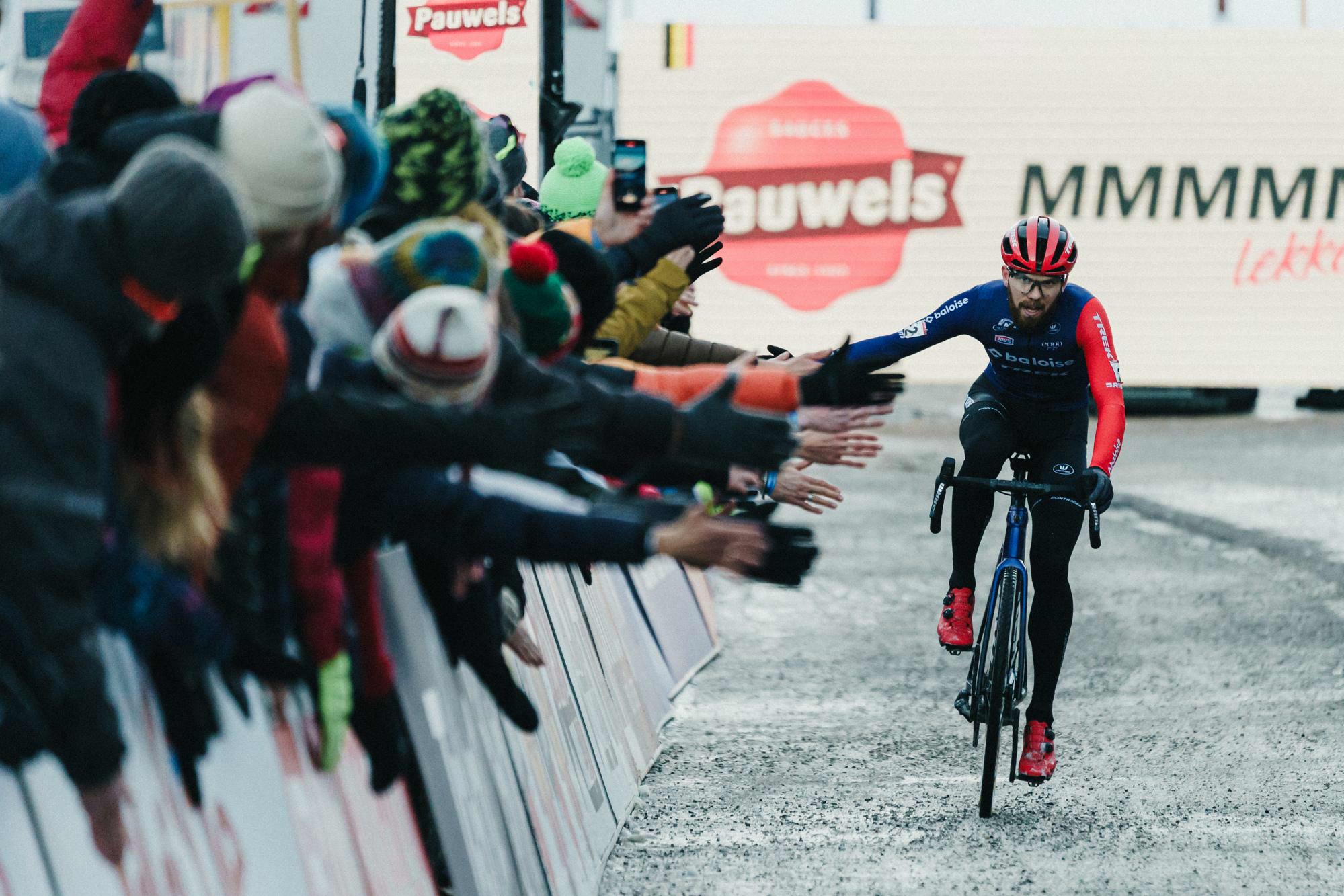 Nieuwenhuis s’impose en solitaire dans la neige de Val di Sole