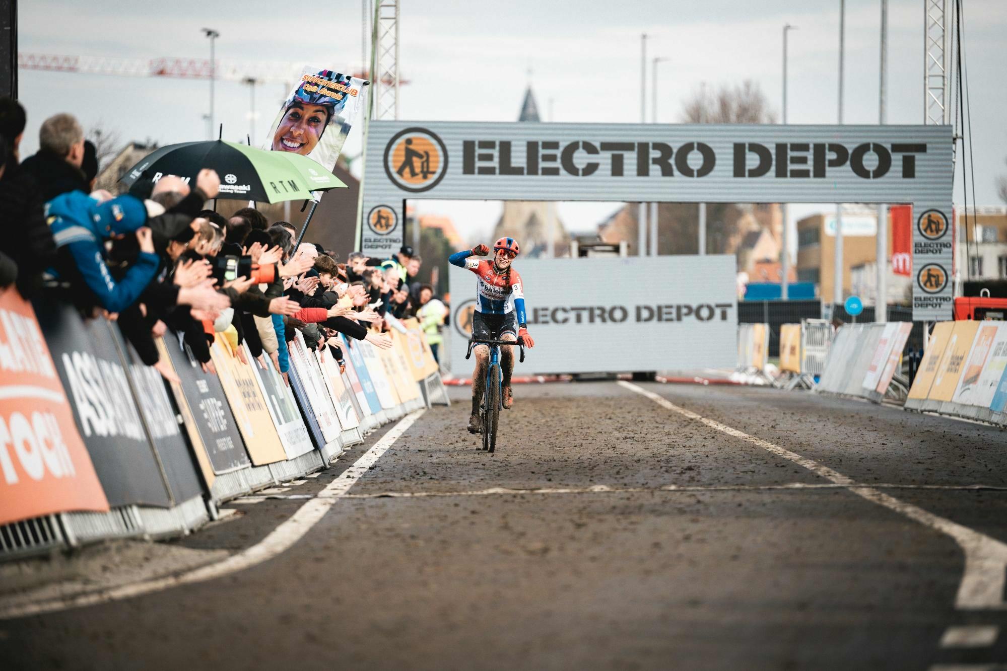 Brand ongenaakbaar, Alvarado eindwinnares Telenet Superprestige