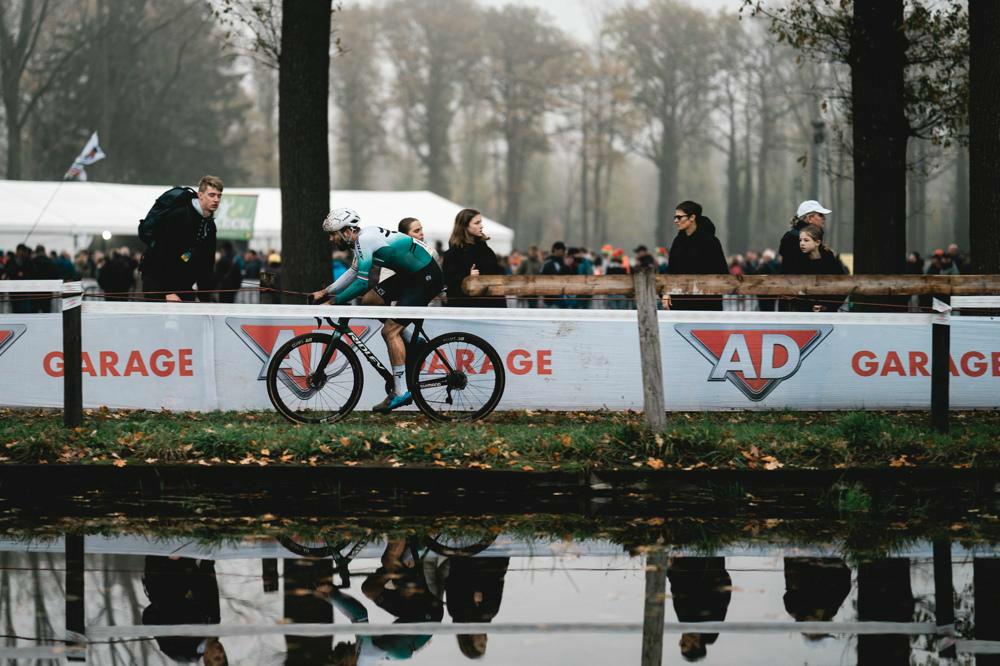 Joris Nieuwenhuis wint in Merksplas ondanks pech