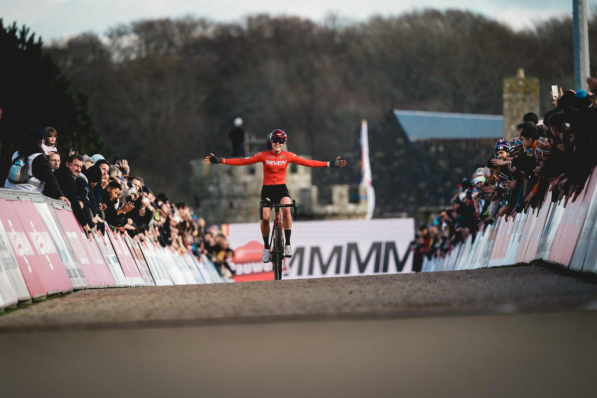 Van Alphen wint eerste Wereldbekermanche in Flamanville