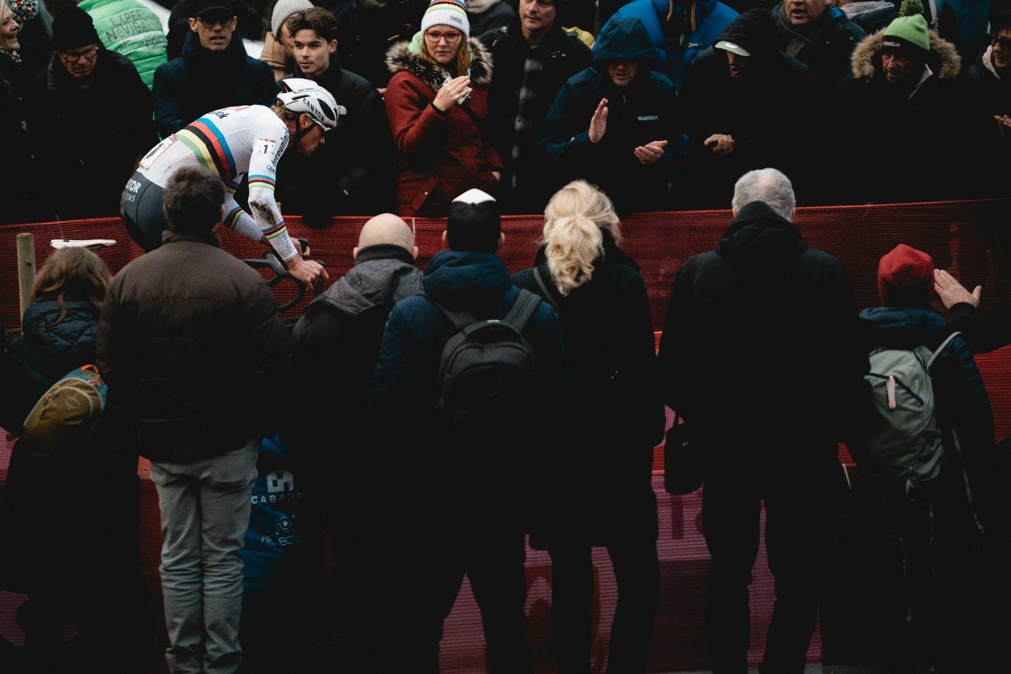 World champion Van der Poel shines in Namur