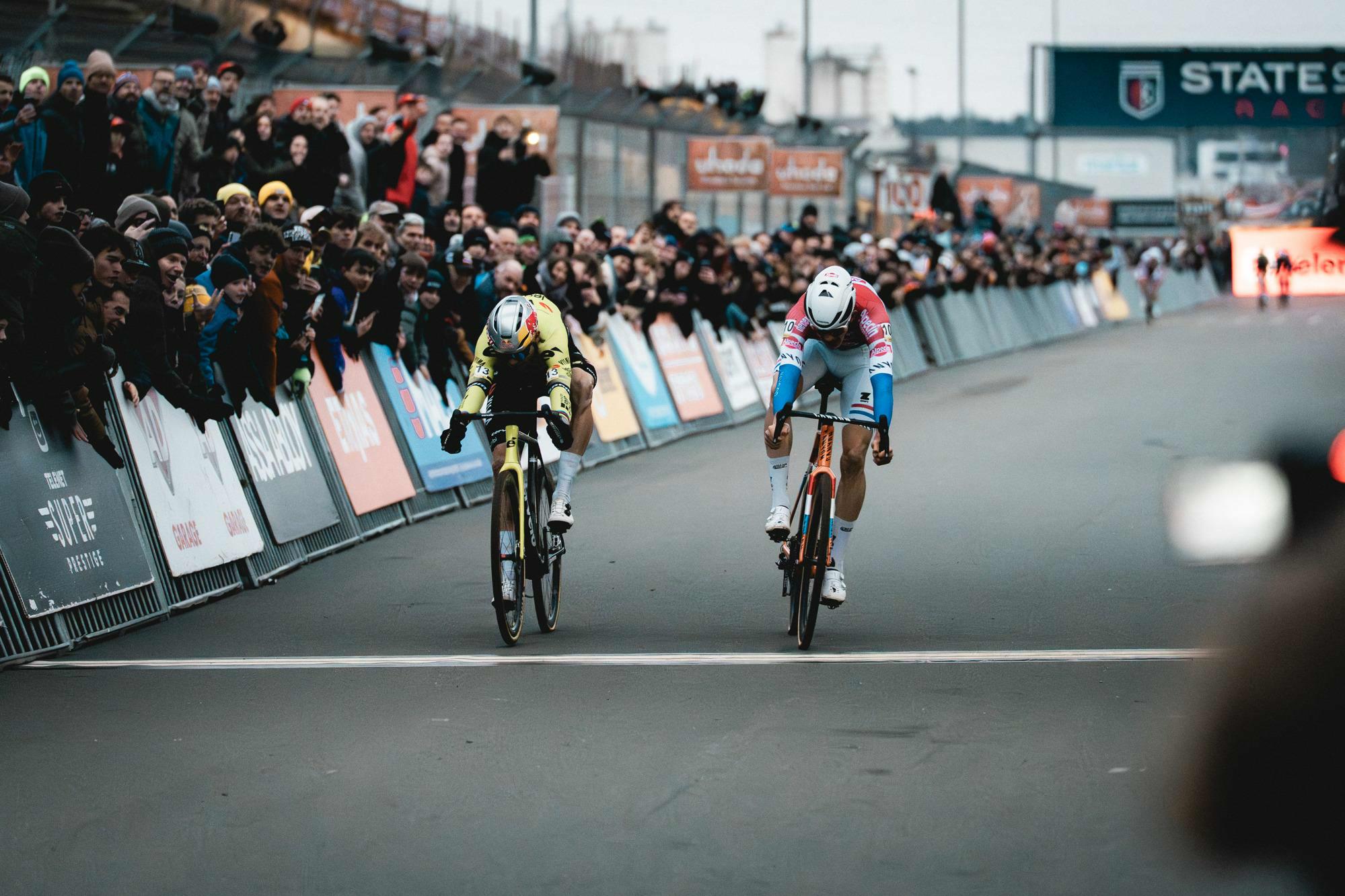 Del Grosso devance Van Aert sur la ligne