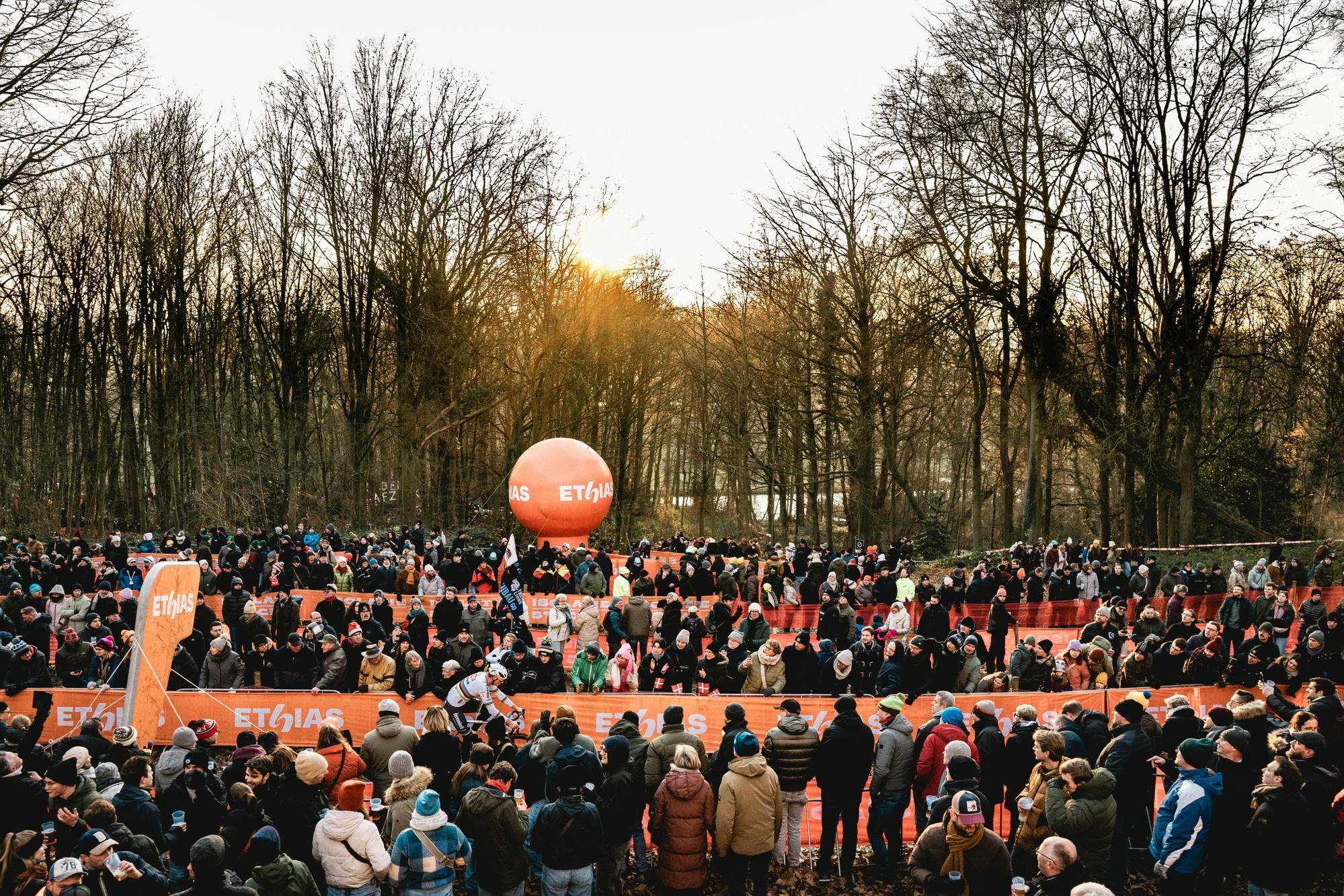 Van der Poel wint voor het vierde opeenvolgende jaar in Gavere