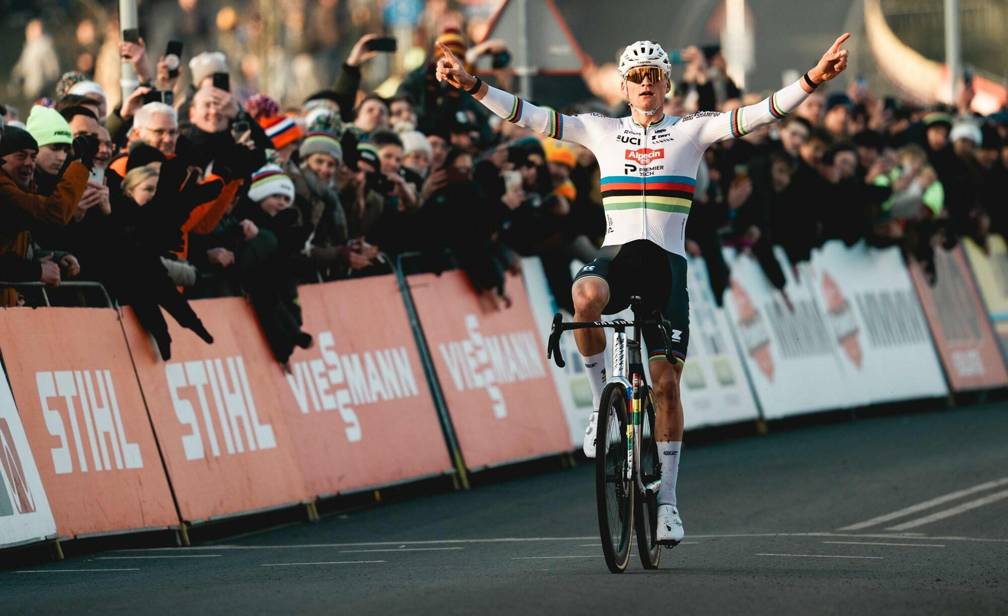 Mathieu van der Poel breaks World Cup wins record in Hoogerheide
