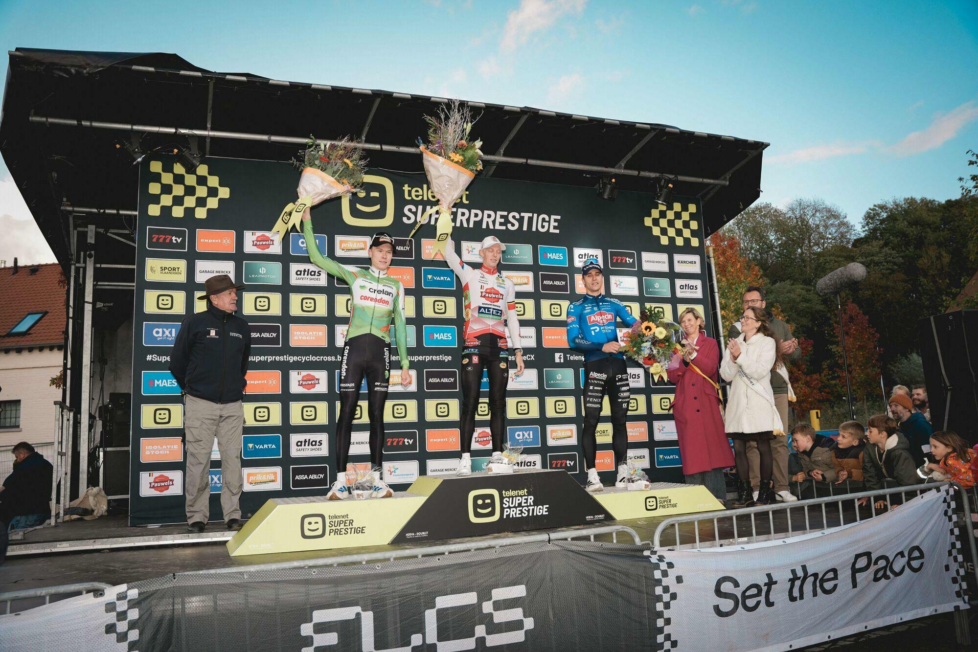 Vanthourenhout dominates the opening round of the Telenet Superprestige in Overijse