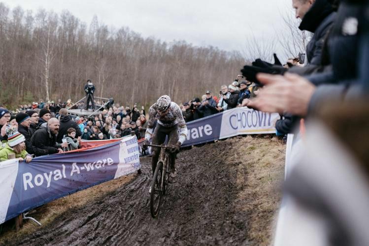 Royal A-ware prolonge son partenariat avec la Coupe du Monde Cyclo-cross UCI de deux ans