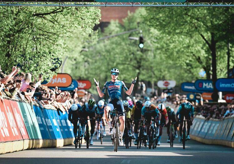 Merlier kroont zich tot mederecordhouder in Ronde van Limburg