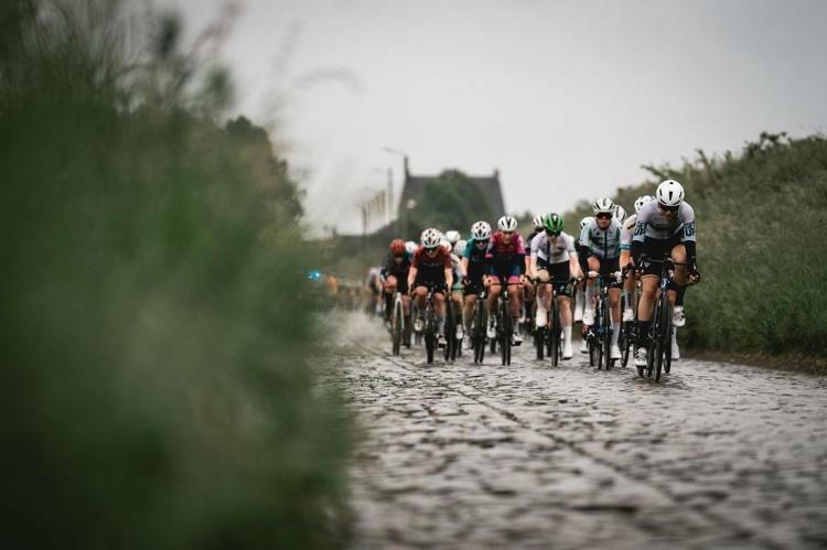 GeoDynamics ondersteunt testcase veiligheid in de koers met GPS-trackers tijdens Ronde van Vlaanderen Jeugddag