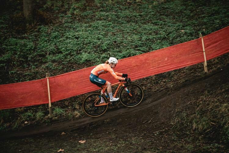 Simac s’associe aux Championnats du Monde Cyclo-cross UCI 2027 en tant qu’Official Partner